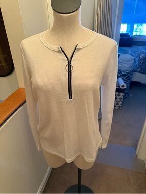 Women’s White Long-Sleeve Zip-Front Thermal Tee